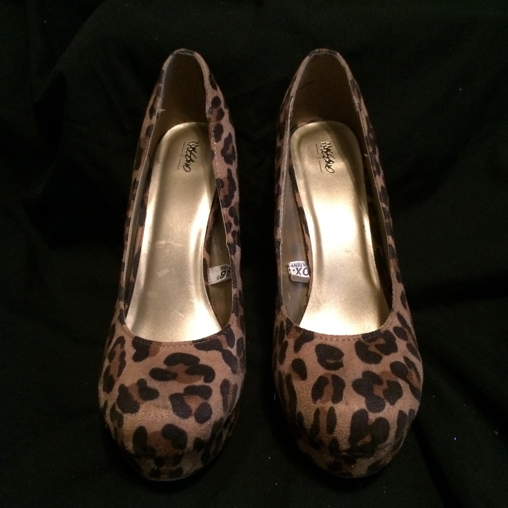 Leopard print high heels in size 7 1/2